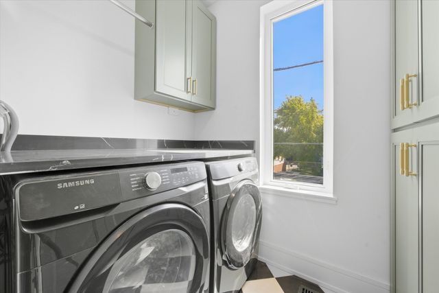 1914 N Rockwell Street, Chicago, IL 60647