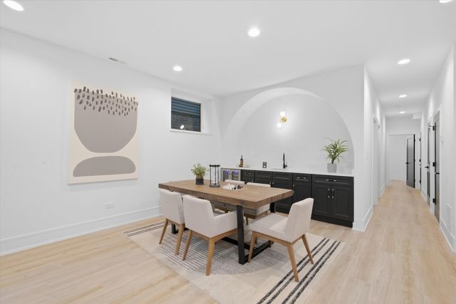 1914 N Rockwell Street, Chicago, IL 60647