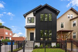 1914 N Rockwell Street, Chicago, IL 60647