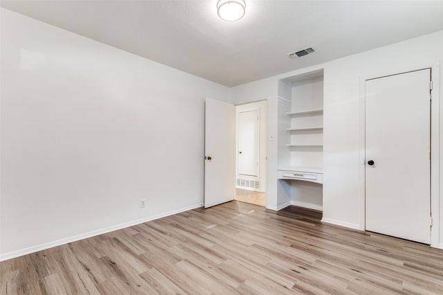 2107 Briarwood Boulevard, Arlington, TX 76013