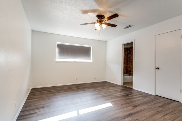 2107 Briarwood Boulevard, Arlington, TX 76013