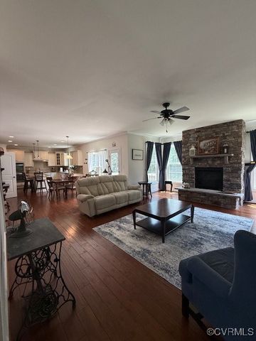 17037 Windon Ct, Moseley, VA 23120