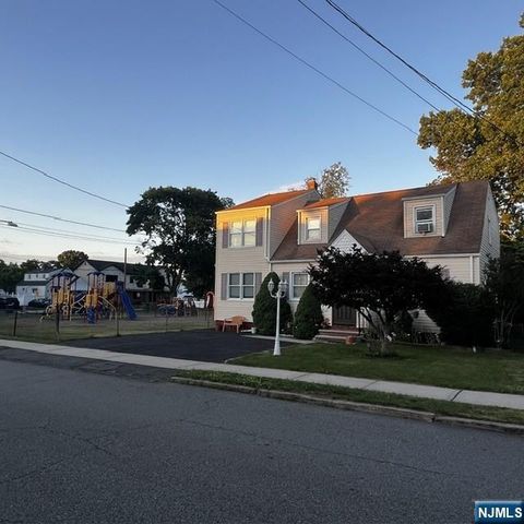165 Woods Avenue 2nd Fl., Bergenfield, NJ 07621