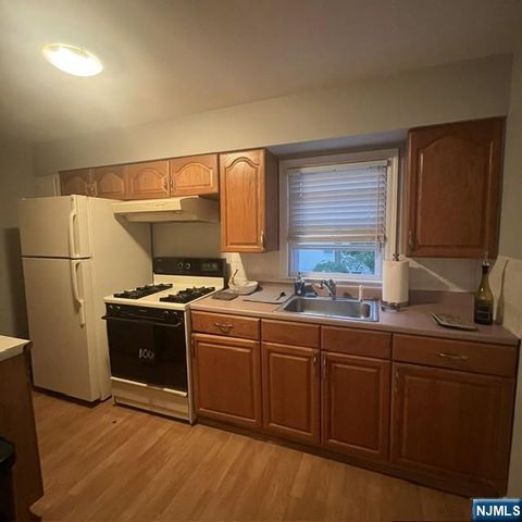 165 Woods Avenue 2nd Fl., Bergenfield, NJ 07621