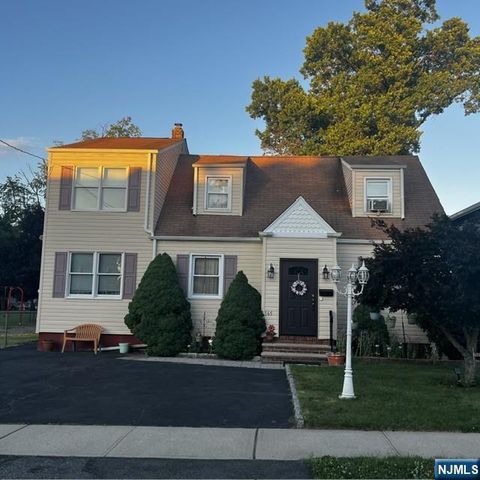 165 Woods Avenue 2nd Fl., Bergenfield, NJ 07621