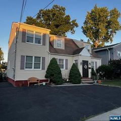 165 Woods Avenue 2nd Fl., Bergenfield, NJ 07621