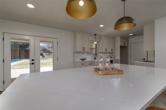 5620 Ledgestone Drive, Fort Worth, TX 76132