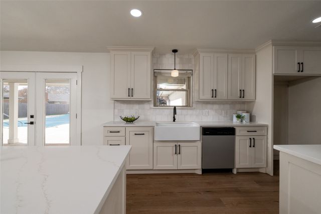 5620 Ledgestone Drive, Fort Worth, TX 76132