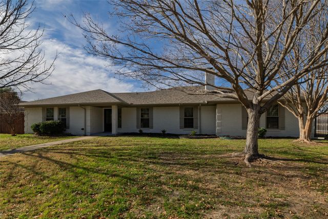 5620 Ledgestone Drive, Fort Worth, TX 76132