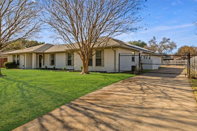 5620 Ledgestone Drive, Fort Worth, TX 76132