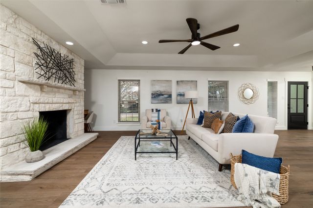 5620 Ledgestone Drive, Fort Worth, TX 76132