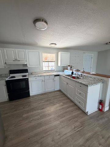 631 NW 215th Avenue, Pembroke Pines, FL 33029