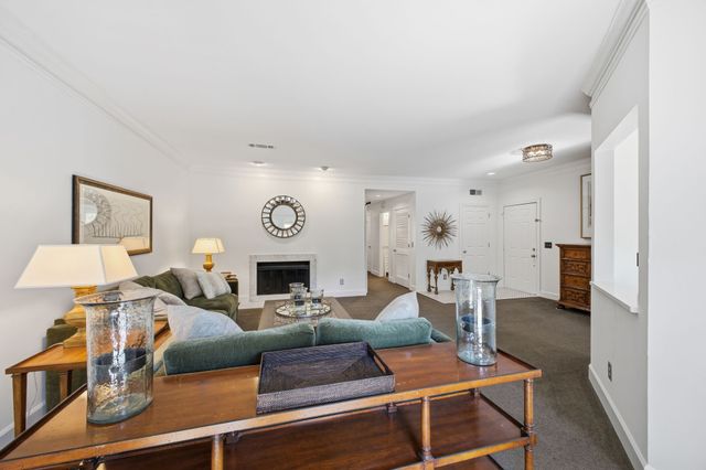 207 Ashlawn Ct, Nashville, TN 37215