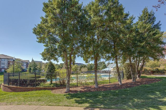 207 Ashlawn Ct, Nashville, TN 37215