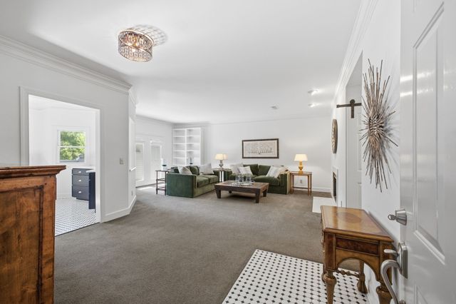 207 Ashlawn Ct, Nashville, TN 37215