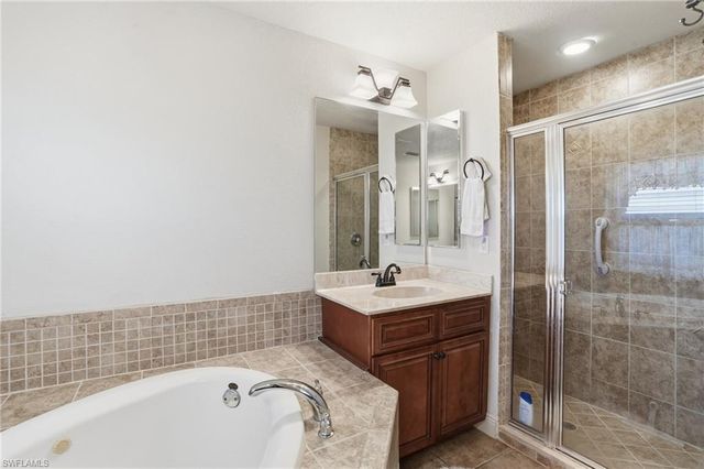 1422 SW 16th TER, Cape Coral, FL 33991