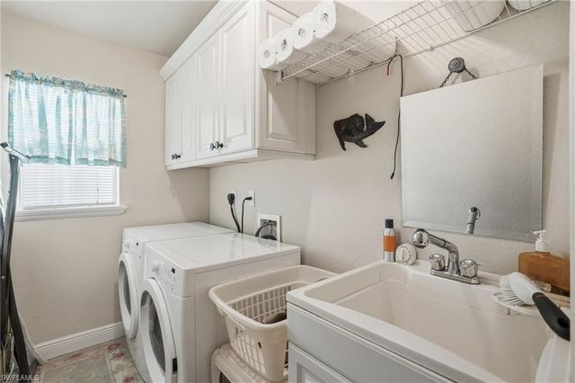 1422 SW 16th TER, Cape Coral, FL 33991