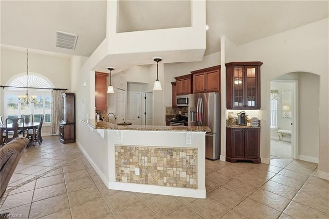 1422 SW 16th TER, Cape Coral, FL 33991