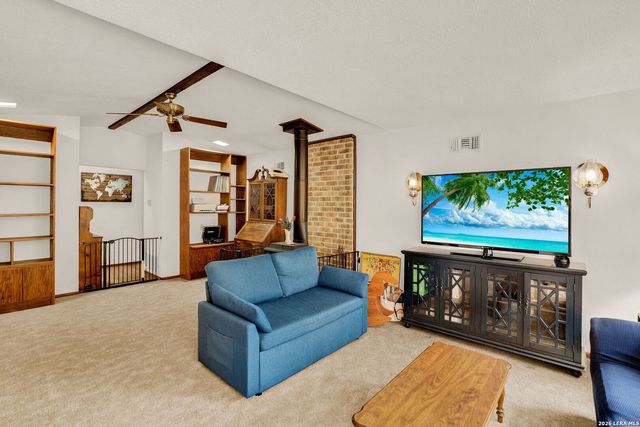 137 Hilltop Loop East, Lakehills, TX 78063