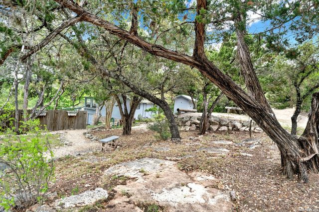 137 Hilltop Loop East, Lakehills, TX 78063