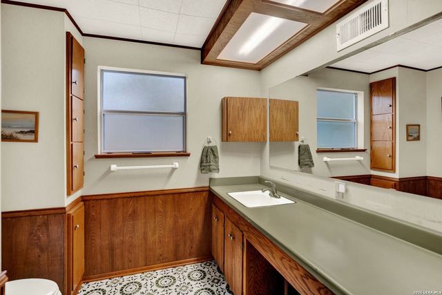 137 Hilltop Loop East, Lakehills, TX 78063