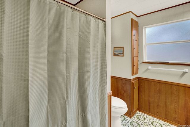 137 Hilltop Loop East, Lakehills, TX 78063