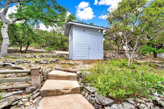 137 Hilltop Loop East, Lakehills, TX 78063