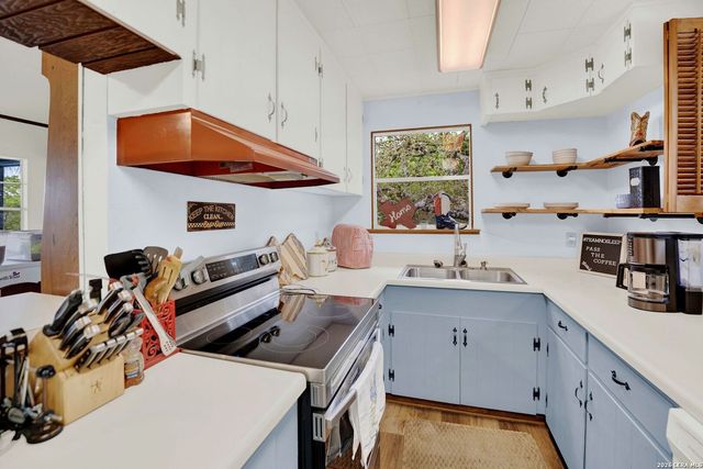 137 Hilltop Loop East, Lakehills, TX 78063