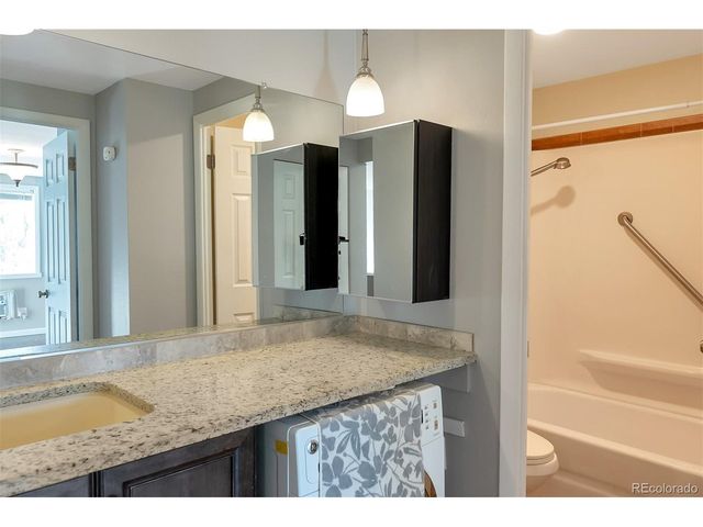 1302 S Parker Rd 336, Denver, CO 80231