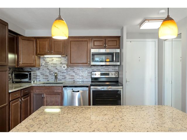 1302 S Parker Rd 336, Denver, CO 80231