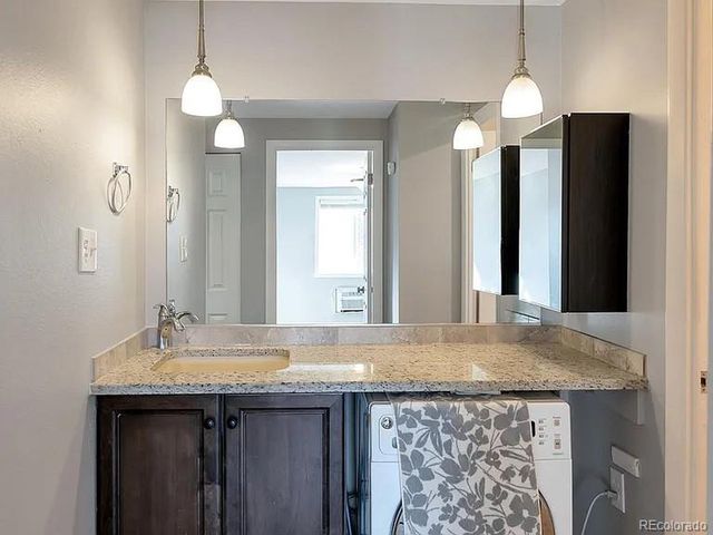 1302 S Parker Rd 336, Denver, CO 80231