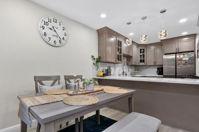 903 Appian Knoll Ct, El Sobrante, CA 94803