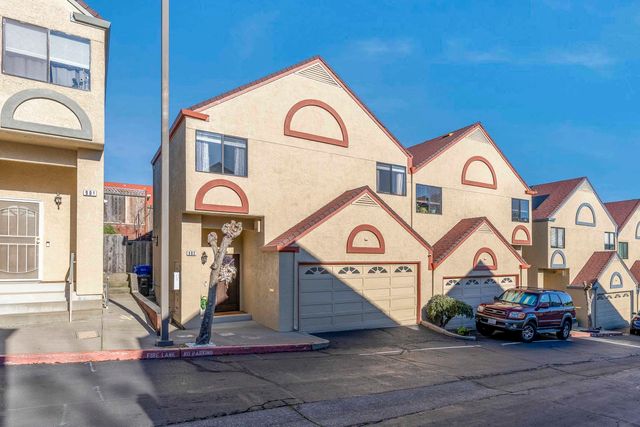 903 Appian Knoll Ct, El Sobrante, CA 94803