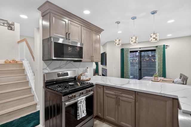 903 Appian Knoll Ct, El Sobrante, CA 94803