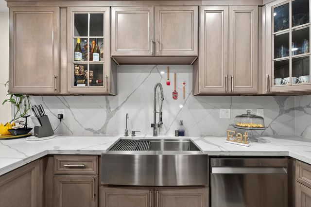 903 Appian Knoll Ct, El Sobrante, CA 94803