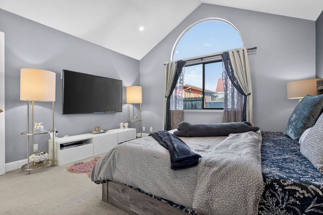 903 Appian Knoll Ct, El Sobrante, CA 94803