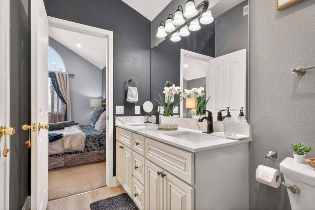 903 Appian Knoll Ct, El Sobrante, CA 94803