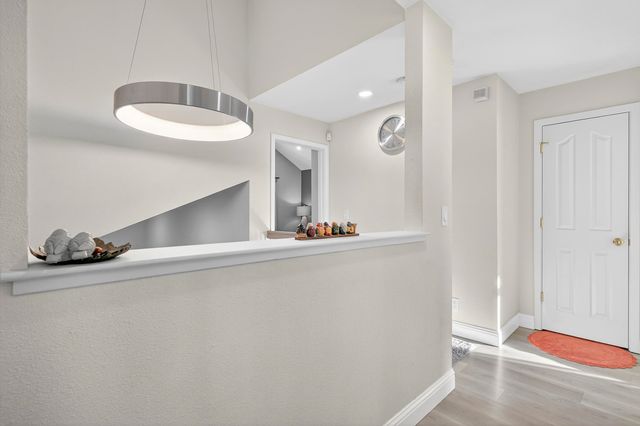 903 Appian Knoll Ct, El Sobrante, CA 94803