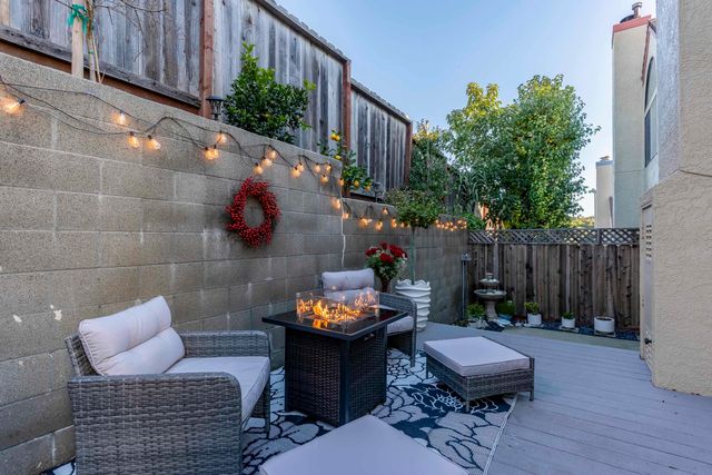 903 Appian Knoll Ct, El Sobrante, CA 94803