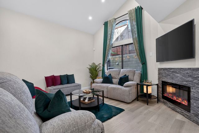 903 Appian Knoll Ct, El Sobrante, CA 94803