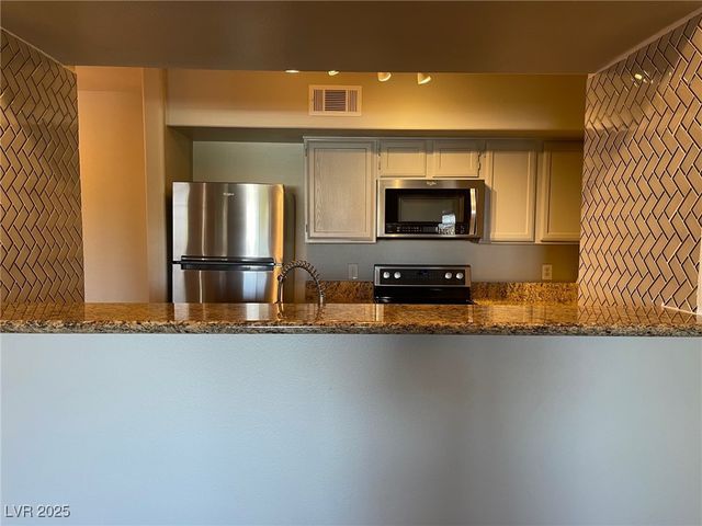 7255 West Sunset Road 2118, Las Vegas, NV 89113