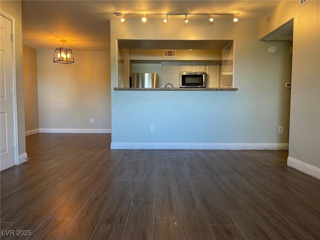 7255 West Sunset Road 2118, Las Vegas, NV 89113