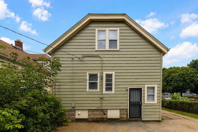 3809 N 15th STREET, Milwaukee, WI 53206