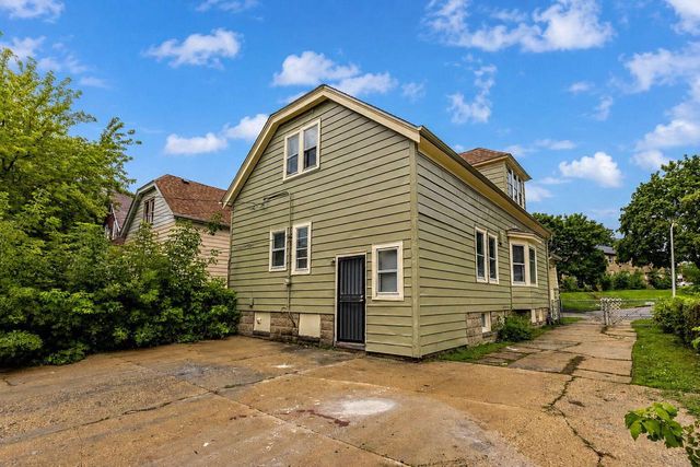 3809 N 15th STREET, Milwaukee, WI 53206