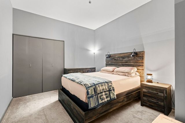 130 S CANAL Street 814, Chicago, IL 60606