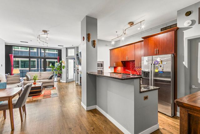 130 S CANAL Street 814, Chicago, IL 60606