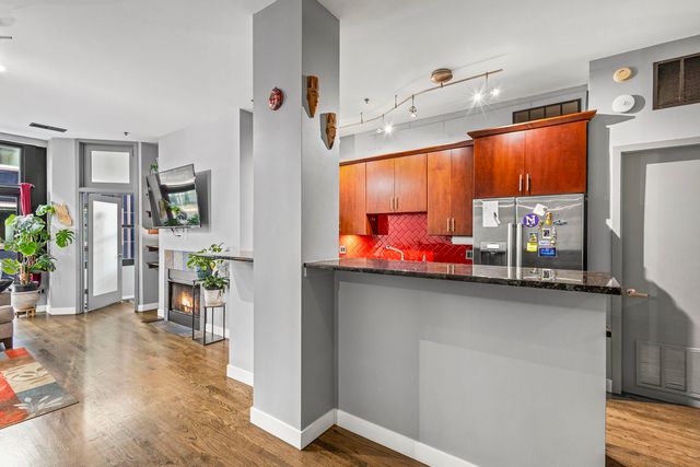 130 S CANAL Street 814, Chicago, IL 60606