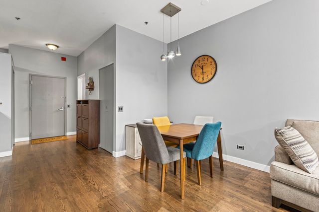 130 S CANAL Street 814, Chicago, IL 60606