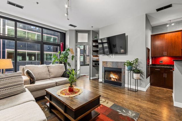 130 S CANAL Street 814, Chicago, IL 60606