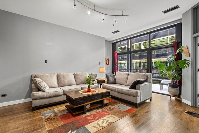 130 S CANAL Street 814, Chicago, IL 60606